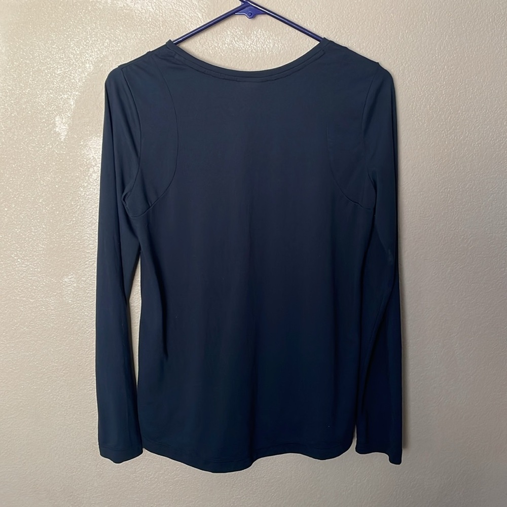 Nike Top - Picture 2 of 7